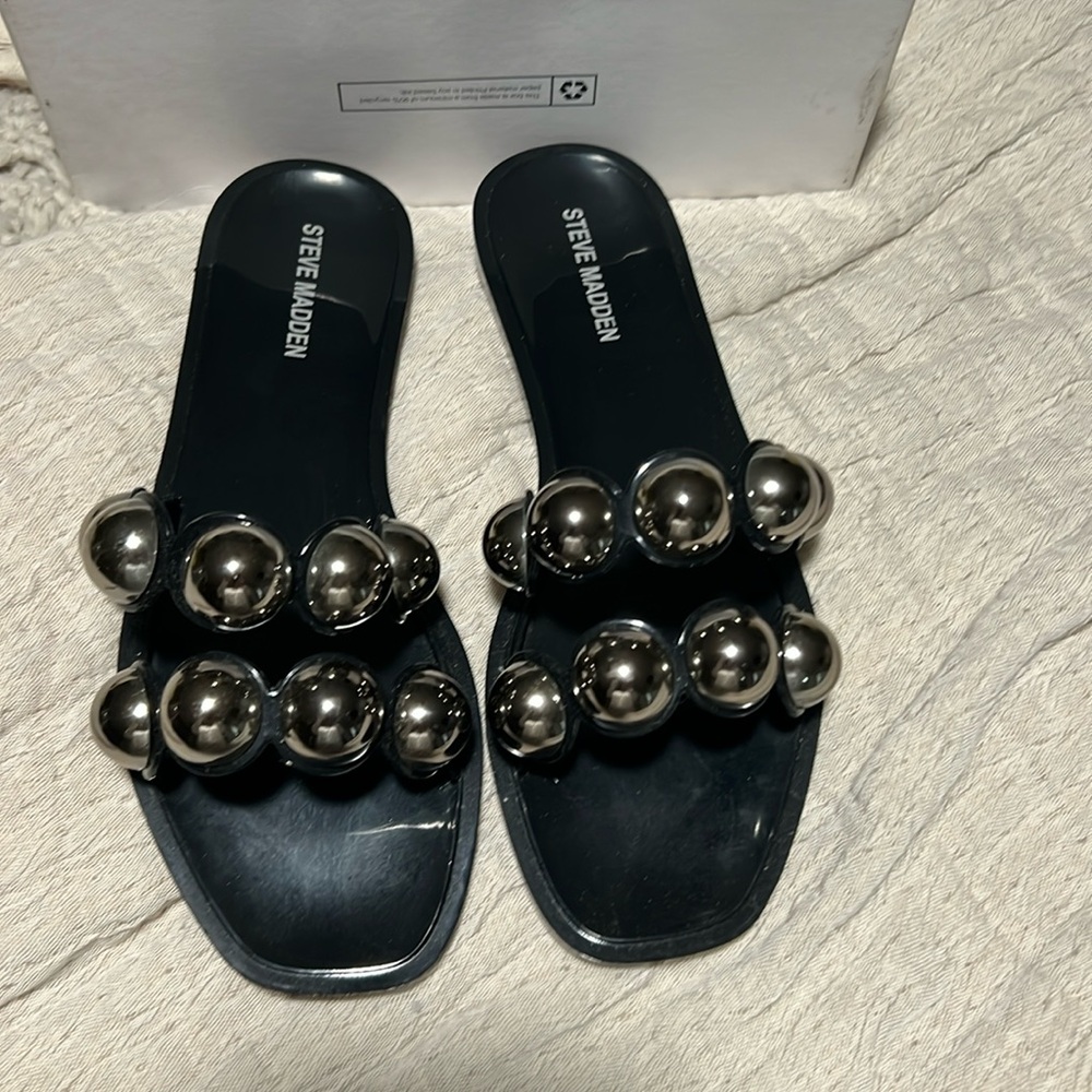 5$ New without tags Steve Madden slides